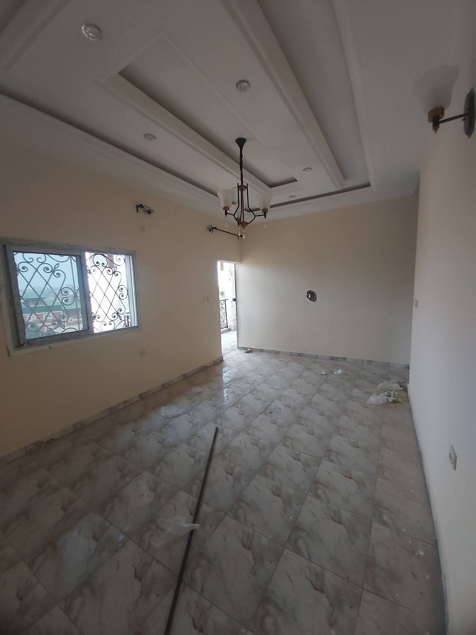 Studio moderne nouvellement construite