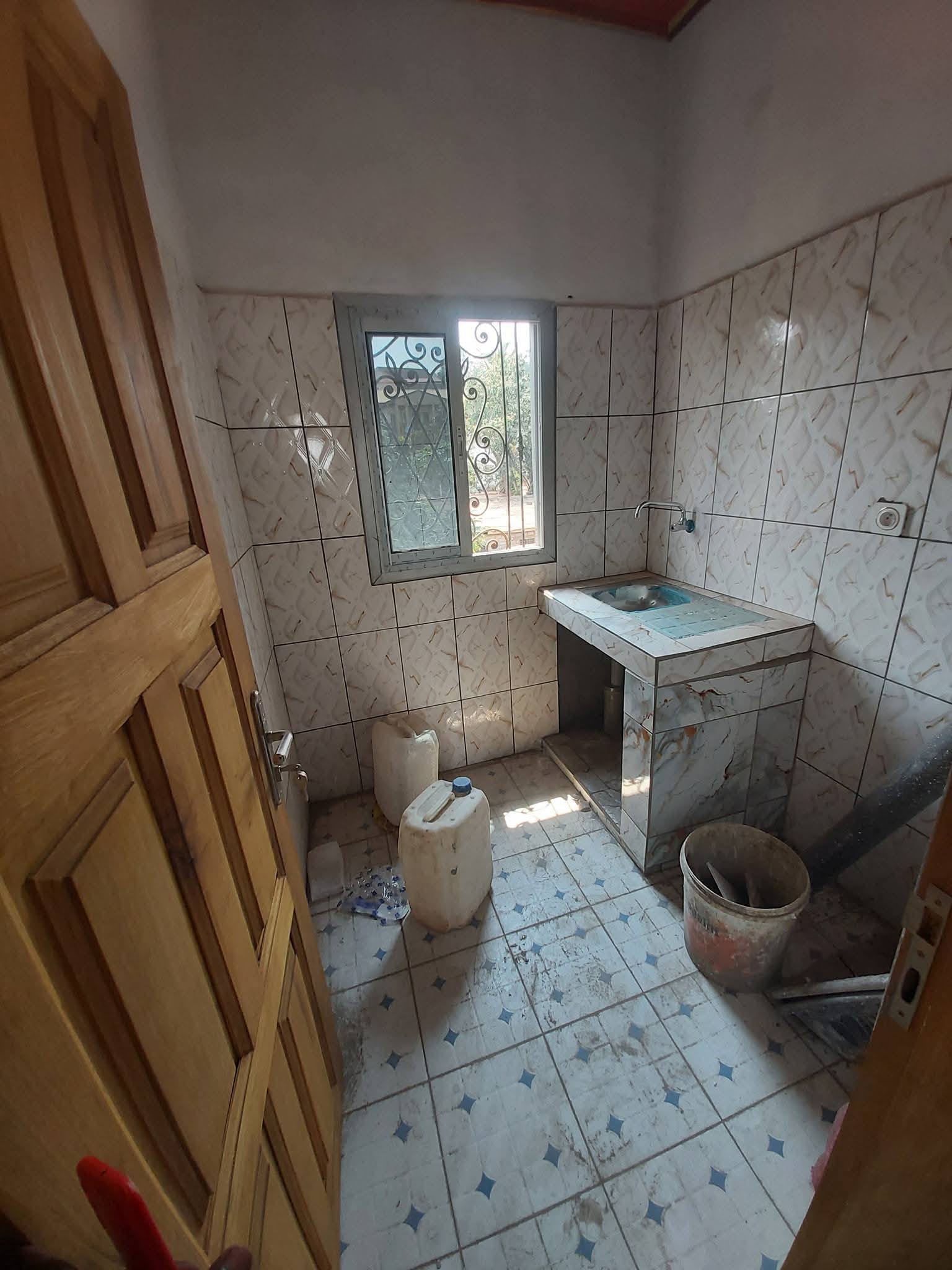 Studio moderne nouvellement construite — photo 4