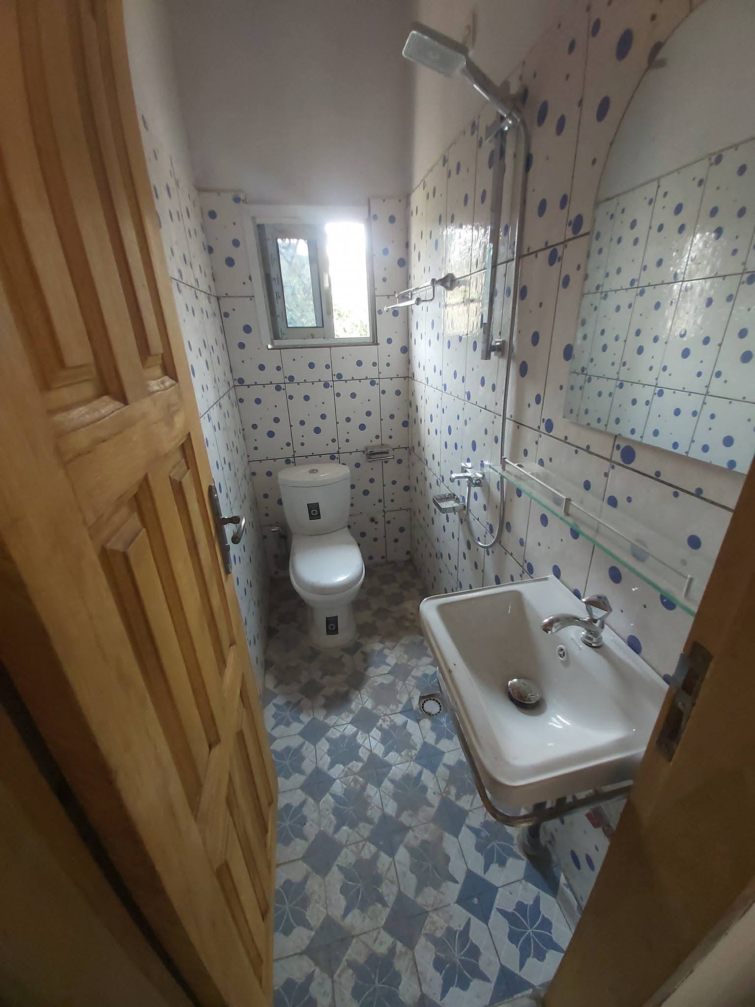 Studio moderne nouvellement construite — photo 6