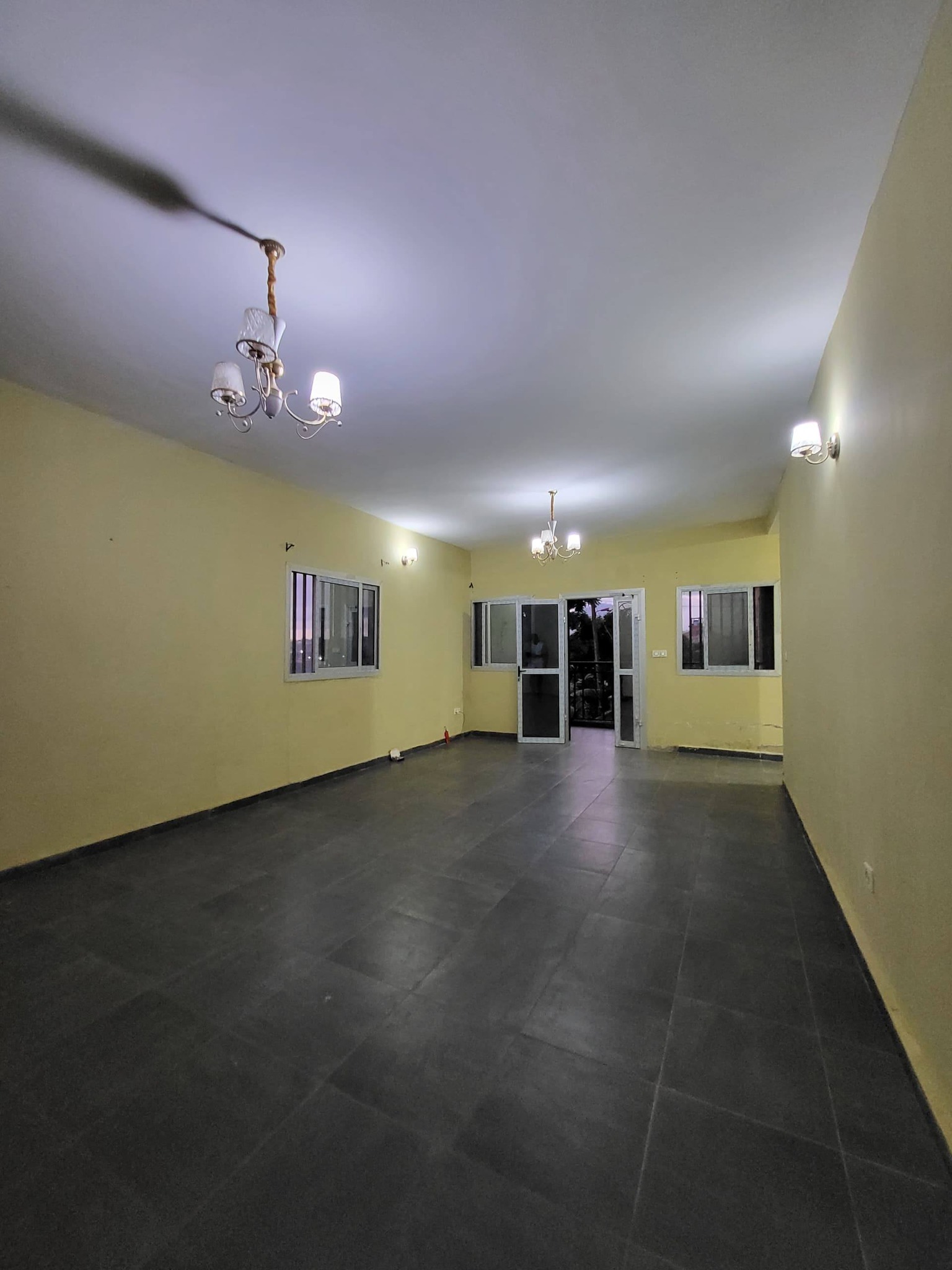 APPARTEMENT À LOUER